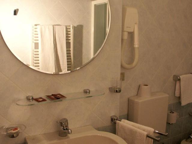 Hotel Montereale Pordenone Room photo